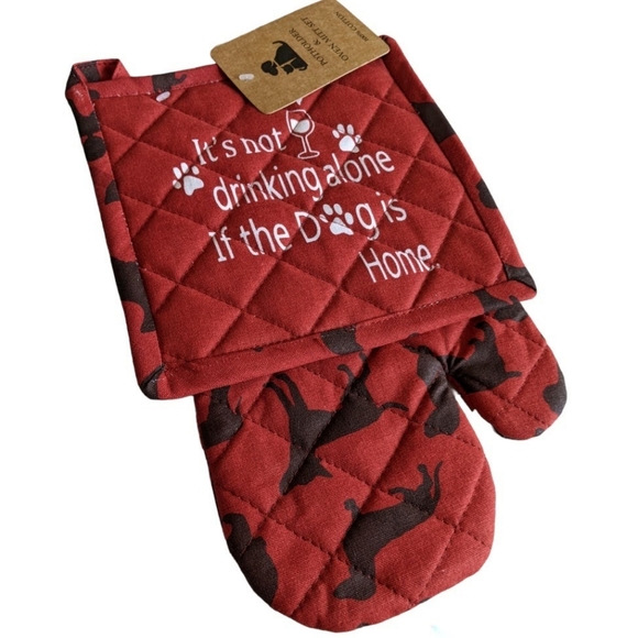 🔖NWT! Not Drinking Alone...Dog Is Home Kitchen Oven Mitt & Potholder Set - Picture 7 of 7